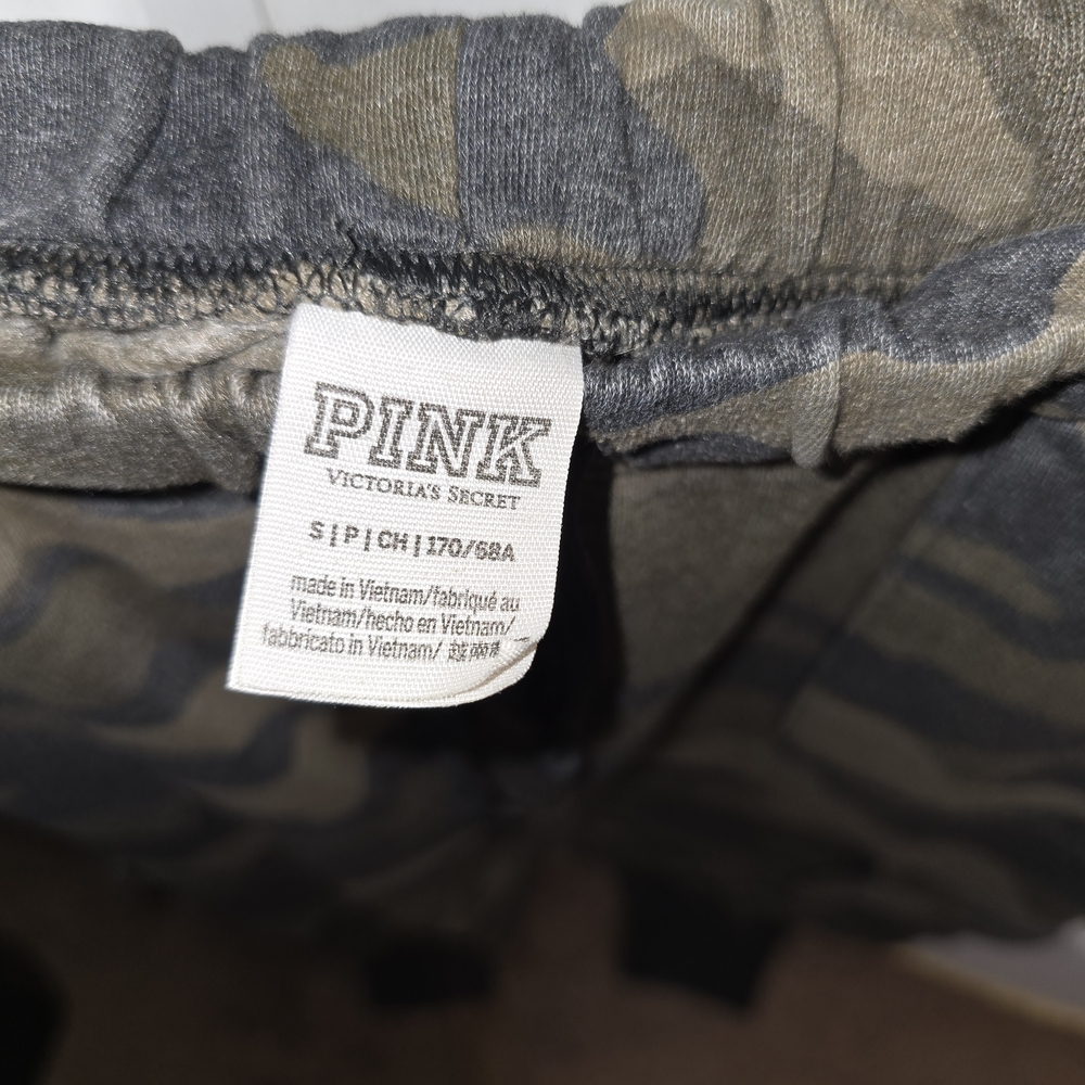 PINK Victoria's Secret Camouflage Cargo Pants - Picture 3 of 3